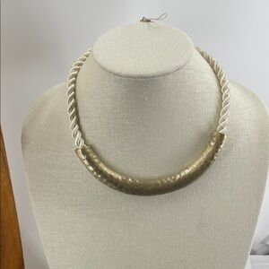 2.11.26-16 Chico's Hammered Matte Goldtone & Twisted Cream Braided Necklace 👀🔥